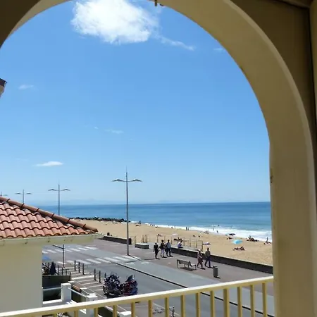 6 Personnes Vue Mer - 0505 *