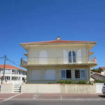 6 Personnes Vue Mer - 0505 *